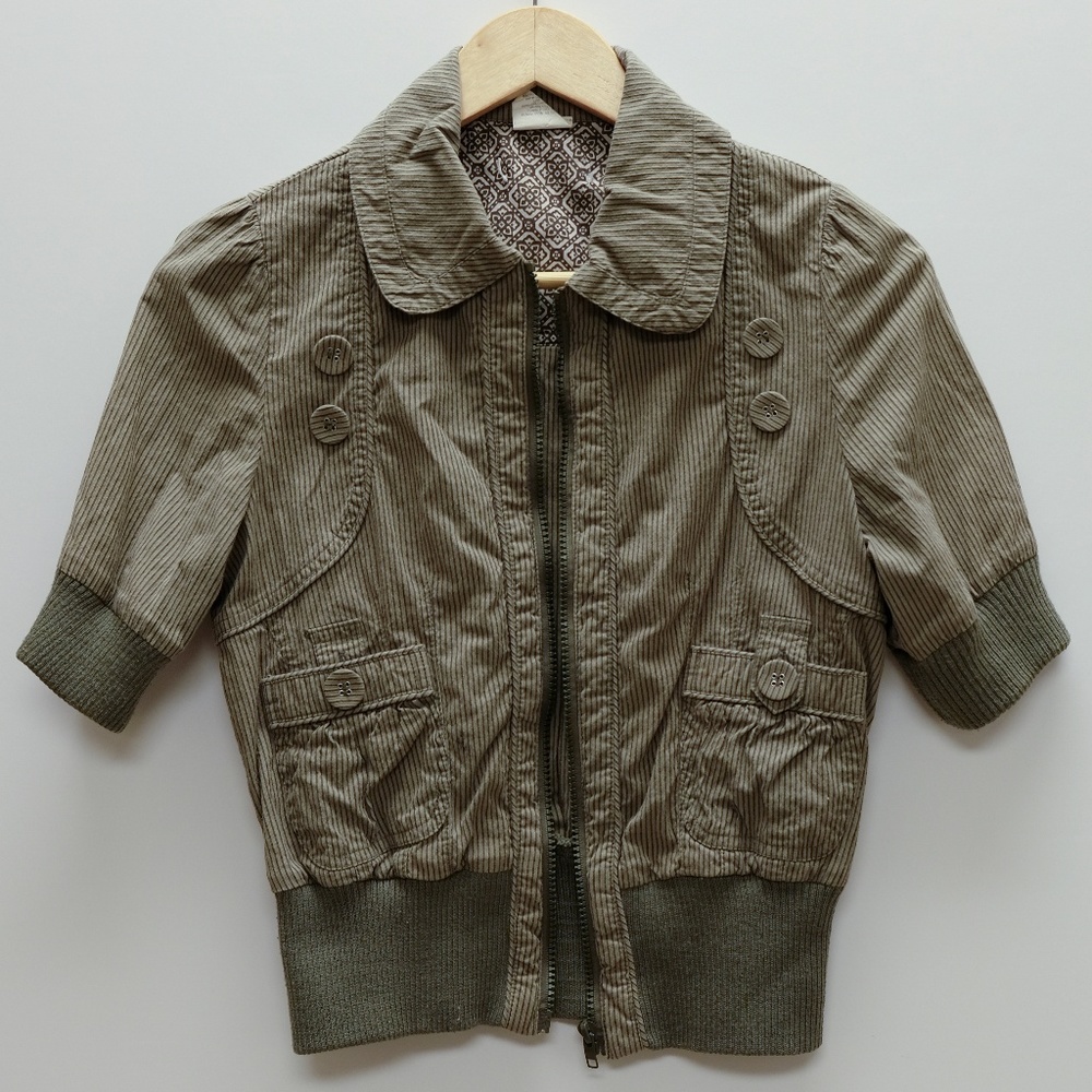 Half Sleeve Zip Jacket with Detail Buttons